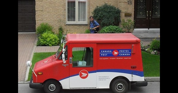 FedEx, UPS step up as Canada Post loses market share in strikes