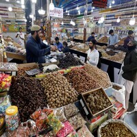 Pakistan: Price hikes defy official rates in Karachi as Ramazan profiteering goes unchecked