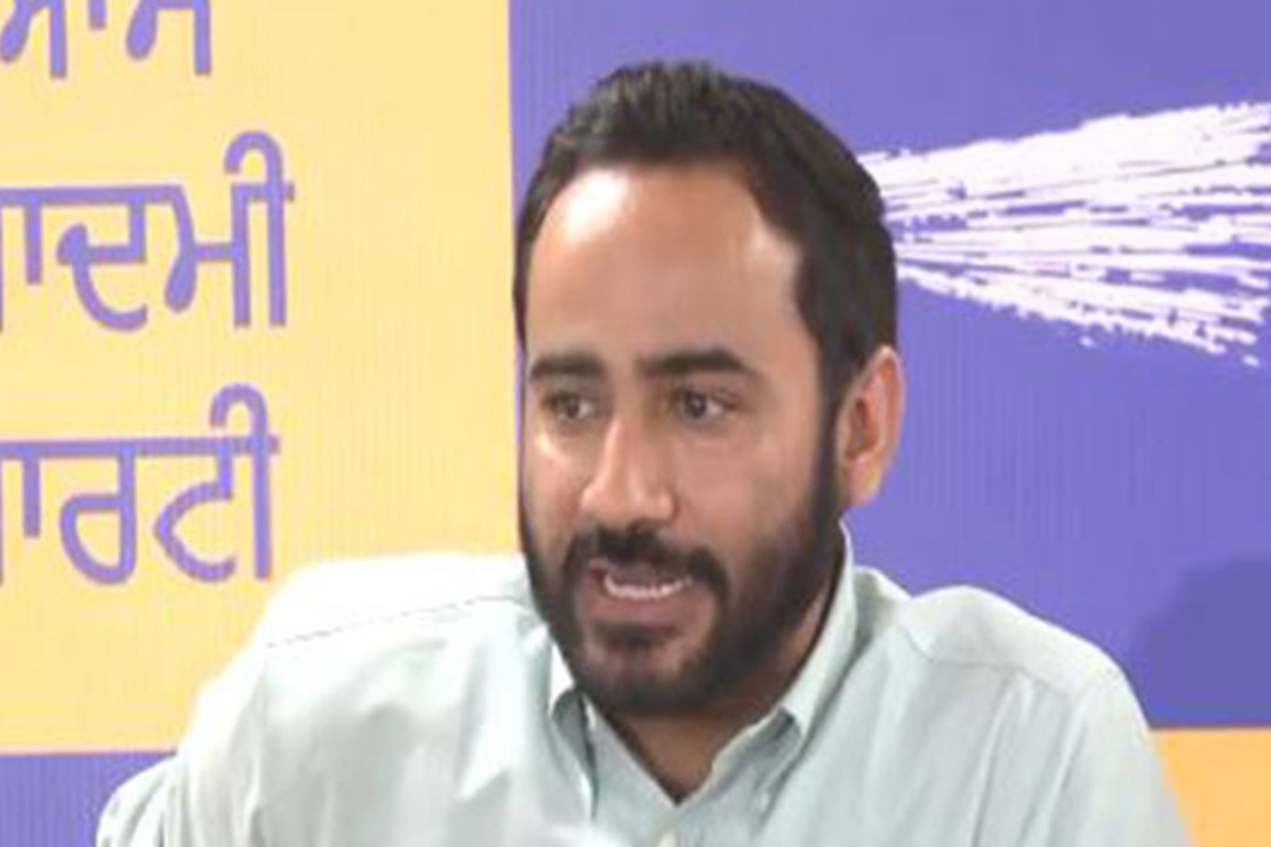MP Gurmeet Hayer takes stock of arrangements for IPL 2026 clash at Mullanpur