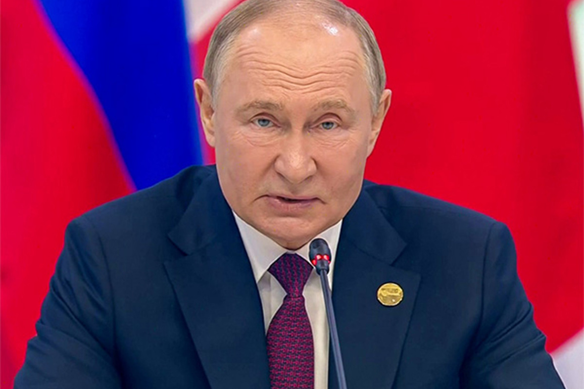 Putin threatens to "cut off Ukraine from sea" after attack on Russian tankers