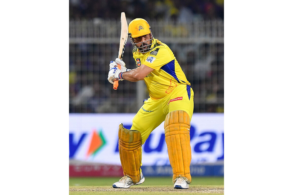"Play or else I will come to Chennai and take you to ground:" Harbhajan's playful message to Dhoni