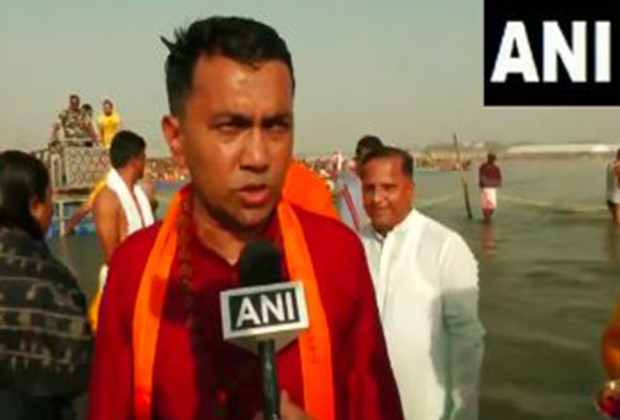 Goa CM Pramod Sawant, Union Minister Jitendra Singh offer prayers after taking holy dip at Triveni Sangam