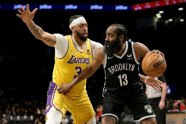 In Anthony Davis' return, Lakers top Nets