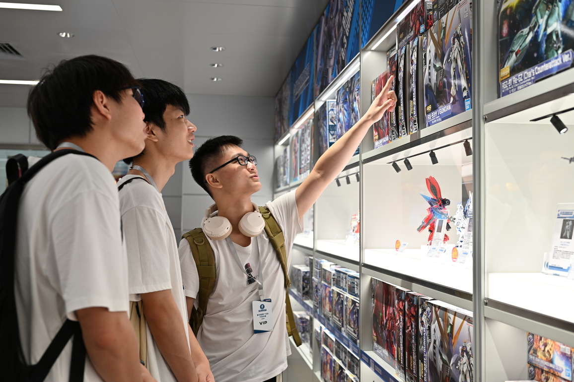 CHINA-GUANGDONG-GUANGZHOU-JAPANESE-GUNDAM-FLAGSHIP STORE (CN)