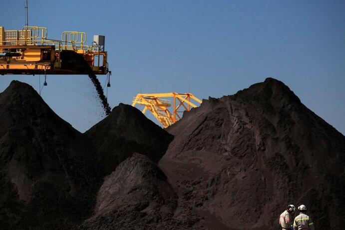 Minério de ferro empilhado