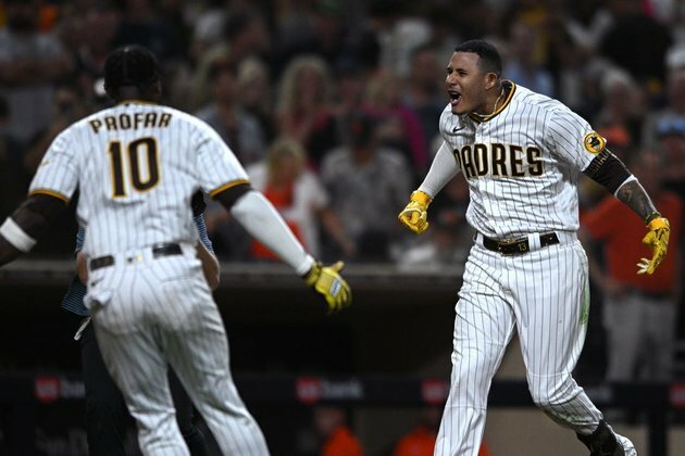 Padres beat Giants on Manny Machado's walk-off HR
