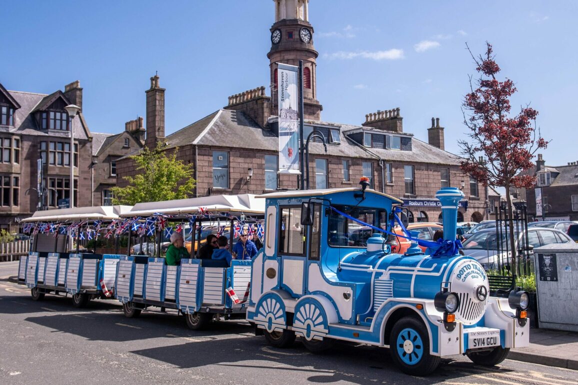 Gallery- Stonehaven tour train returns to Aberdeenshire town