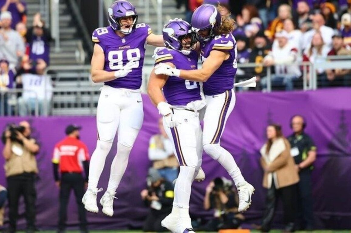 Mailbag: Fans' Reactions to Vikings 31-0 Win Over Commanders