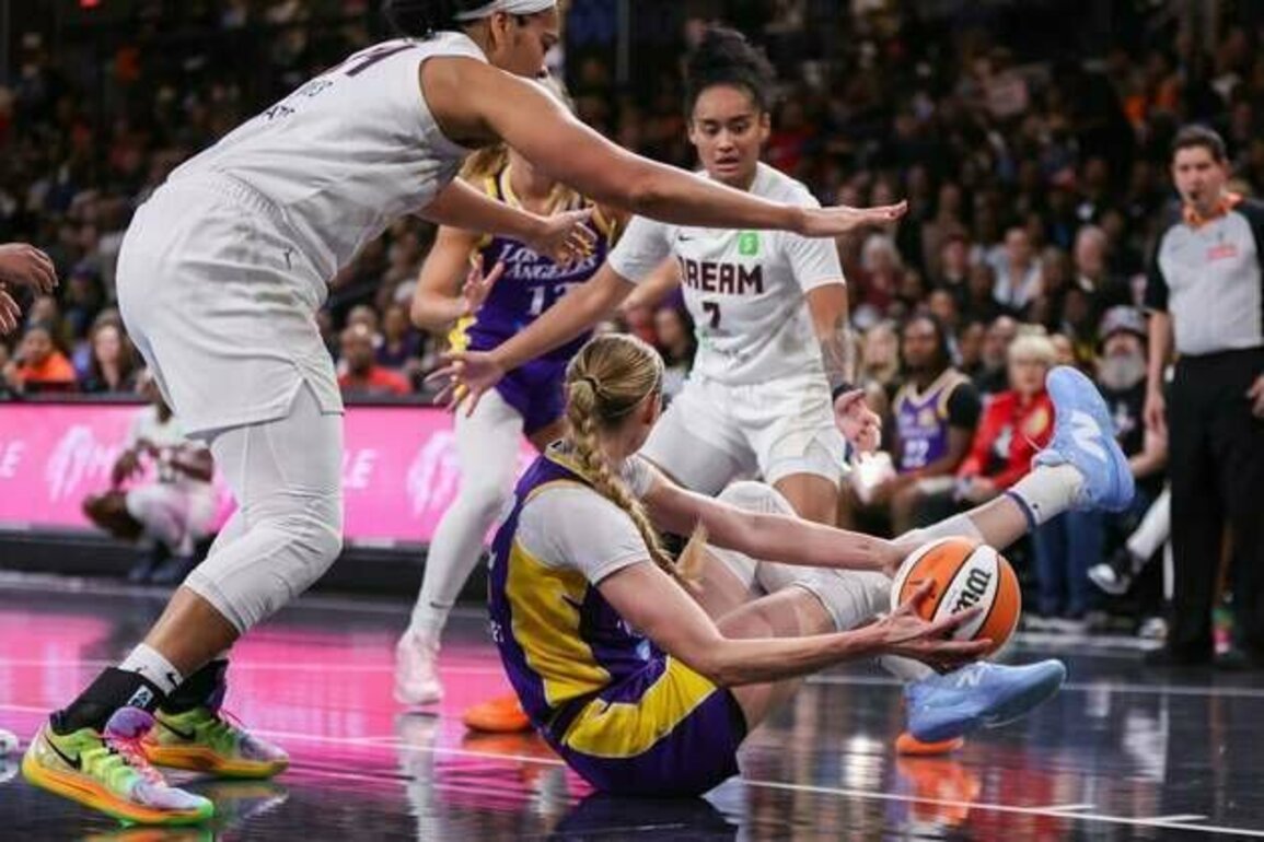 Surging Dream pull away late, top Sparks to maintain 2-seed