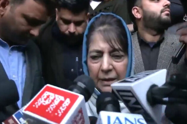 Mehbooba Mufti calls for JK CM intervention on FTAs; Expresses fear of dilution of apple import duties