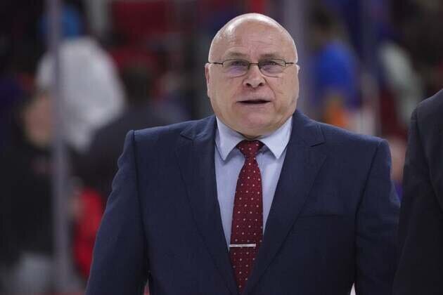 Predators GM Barry Trotz announces retirement