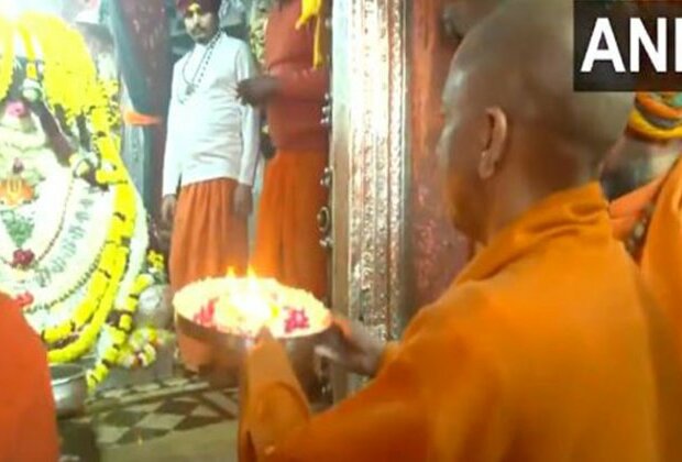 UP CM Yogi offers prayers at Hanumangarhi temple in Ayodhya