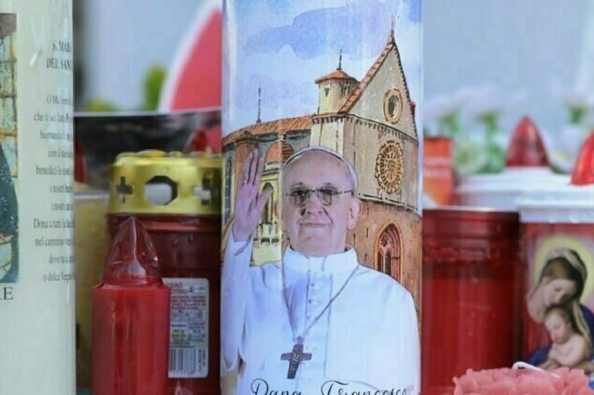 Pope's condition stable but complex 