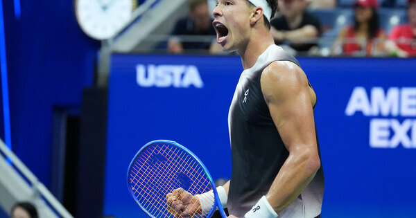 Shelton battles past Shapovalov to reach US Open fourth round