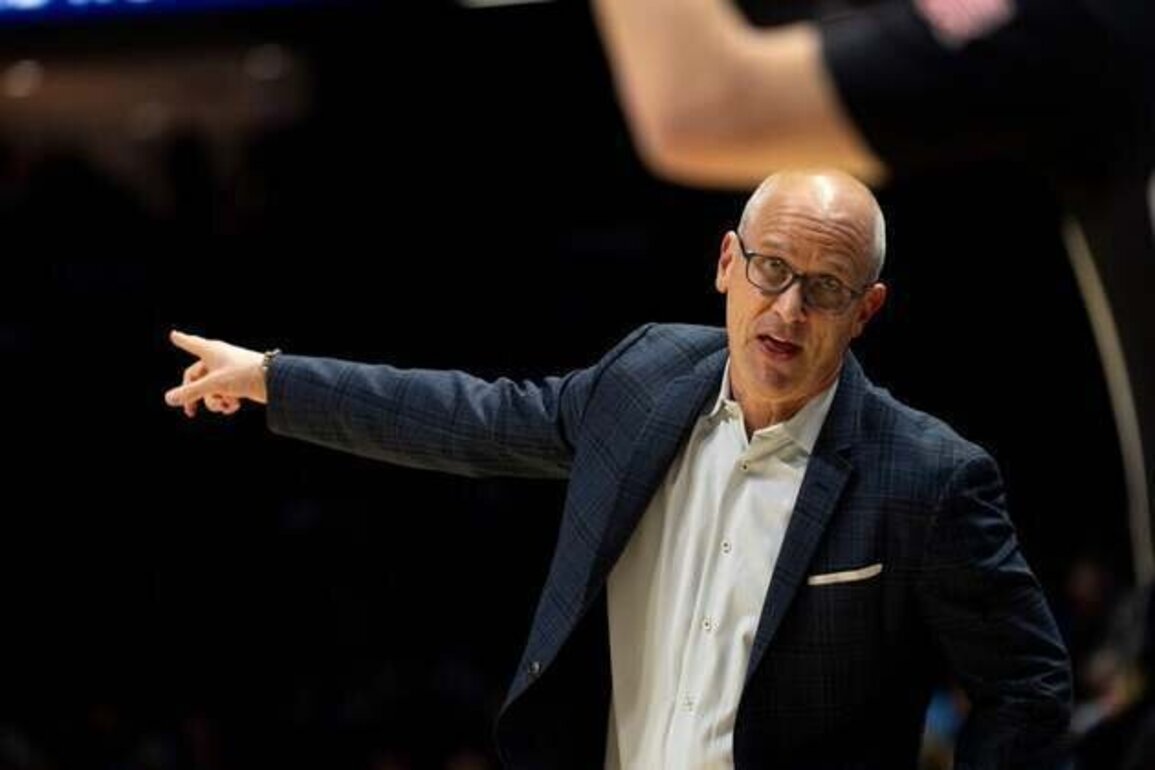 No. 4 UConn cruises past Marquette to stay atop Big East
