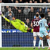 Is a new Premier League ball helping with long-range goals&quest; - ESPN