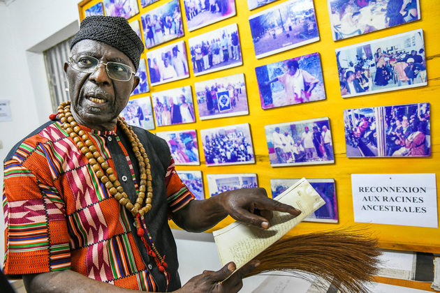 CAMEROON-DOUALA-PRINCE WRITER