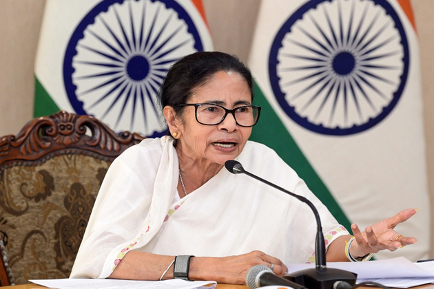 "Lakshmi calls upon everyone on this day": Mamata Banerjee greets women on International Women's Day