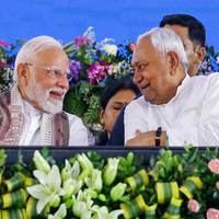 NDA's lead crosses 200 mark as Modi-Nitish magic blitzes Gathbandhan