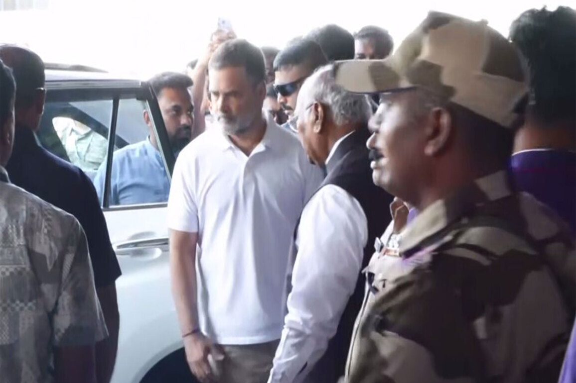 Congress top brass arrives in Thiruvananthapuram to attend swearing-in of UDF govt in Keralam