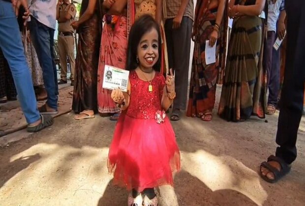 LS polls: World's shortest living woman casts her vote in Nagpur, urges everyone to vote