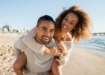 Tips for flirting on the beach