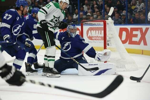 Lightning extend winning streak in OT over Stars