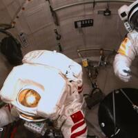 Taikonauts send heartfelt greetings on China's National Day from space