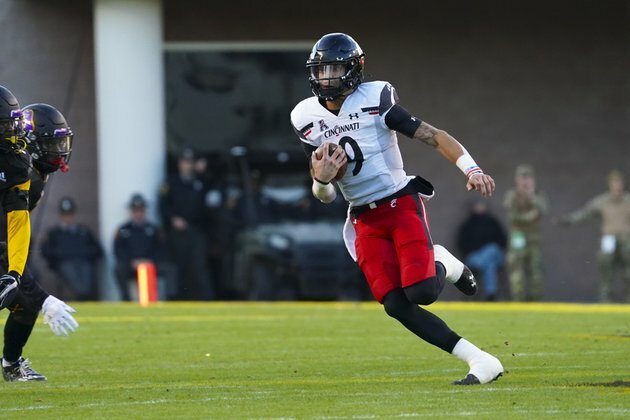 Top 25 roundup: No. 4 Cincinnati runs record to 12-0