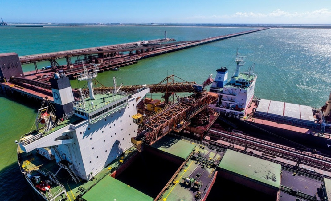 Operação da Ferroport no terminal de minério do Porto do Açu, no RJ