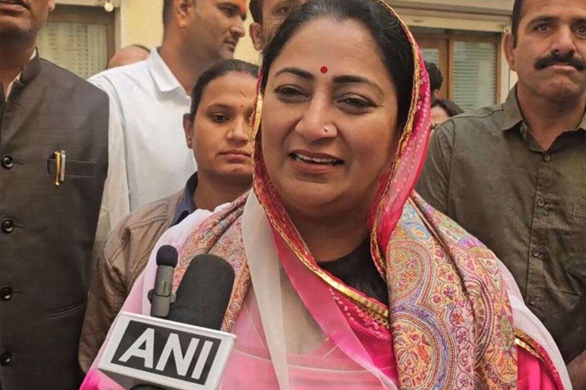 Rajasthan: Delhi CM Rekha Gupta offers prayers at Shrinathji Temple on Mahashivratri