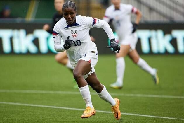 Report: Denver Summit FC adding Ayo Oke for NWSL record fee