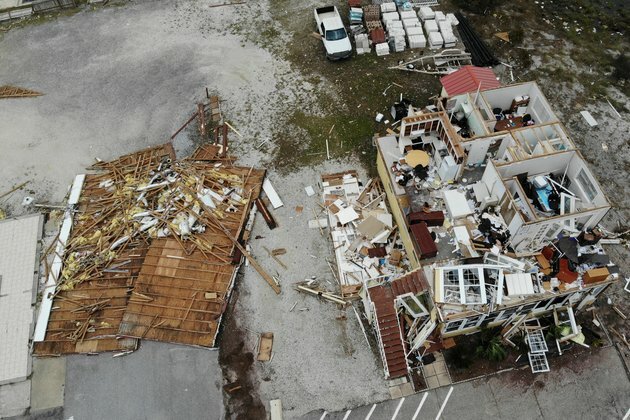 Sally Moves Offshore as Florida, Alabama Take Stock of Storm&#039;s Damage