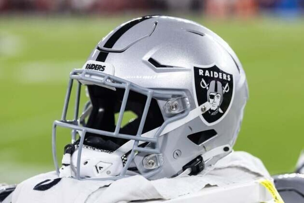 Longtime Raiders LB Rod Martin dies at 72