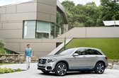 Mercedes-Benz combines electricity and hydrogen in EQ Power
