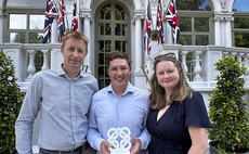 �������� Guardian machinery journalist wins prestigious award