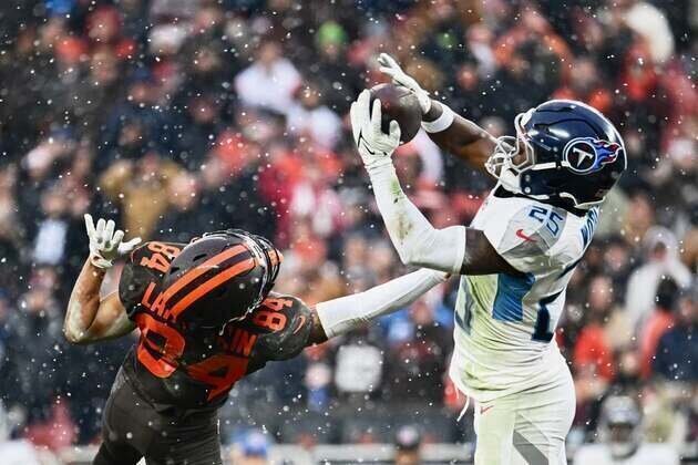 Titans release starters Lloyd Cushenberry, Xavier Woods