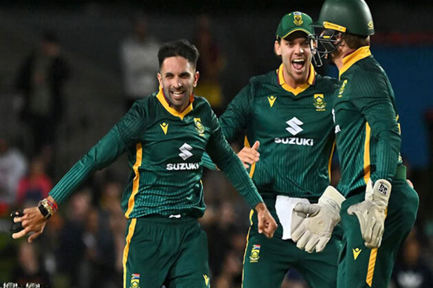 2nd ODI: South Africa win toss, opt to bat first against Australia at Mackay