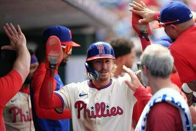 MLB roundup: Phillies hang on for 11-10 win over Marlins