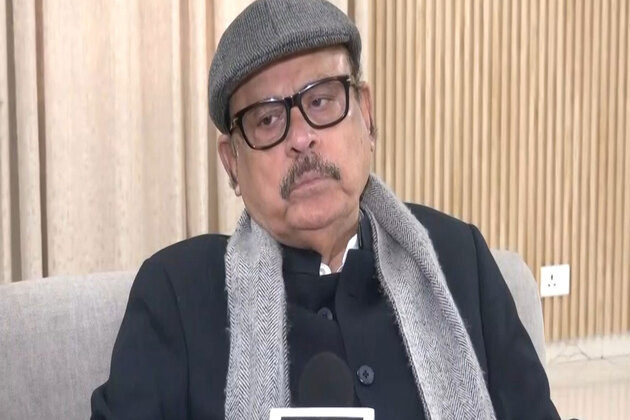 "Not appropriate to talk about Shah Rukh Khan in this way": Congress MP Tariq Anwar on Devkinandan Thakur's remarks