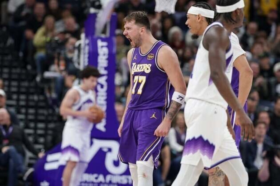 Lakers look to remain on roll vs. struggling rival Clippers