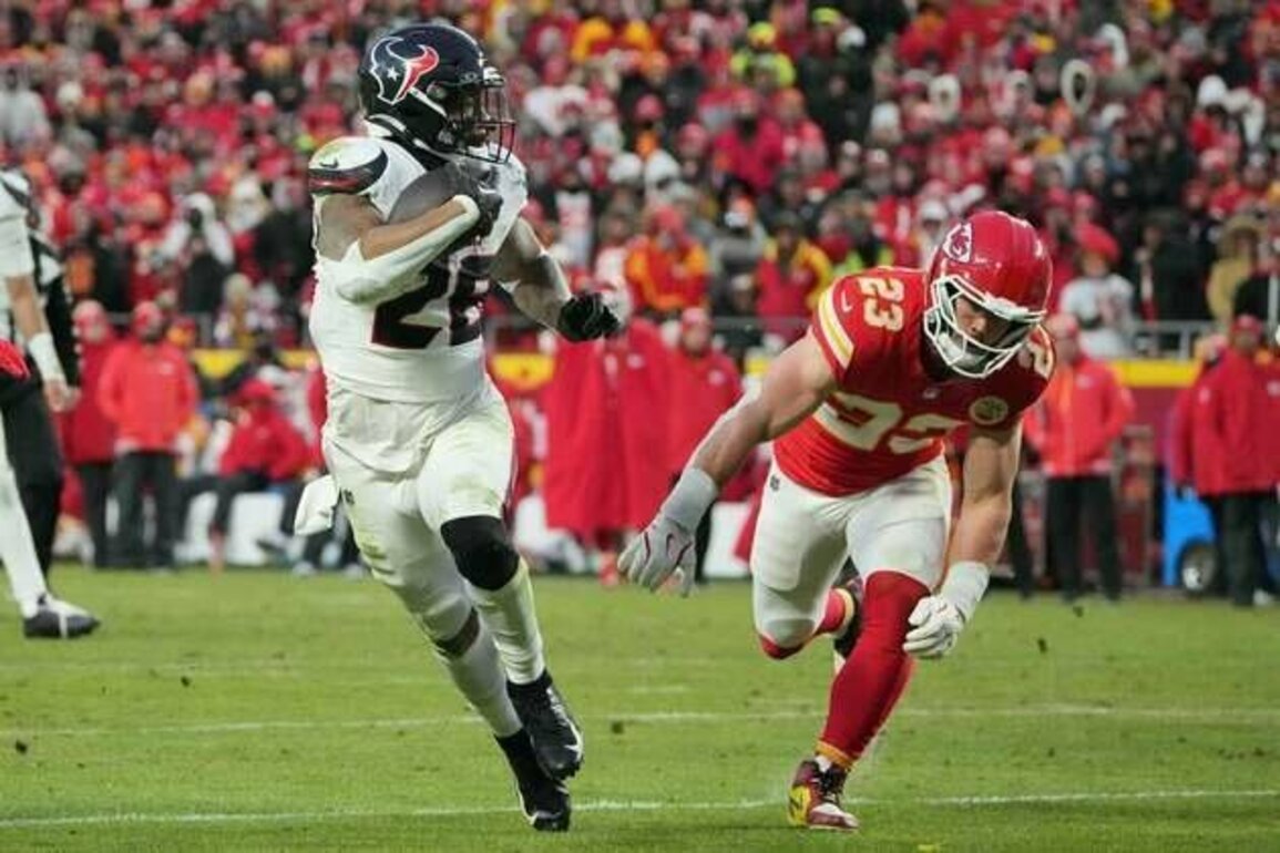 Texans RB Joe Mixon (foot/ankle) to start season on NFI list