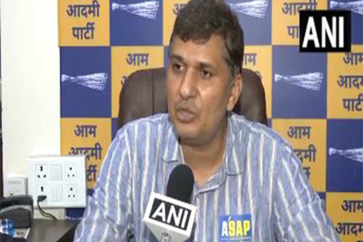 "Ulta chor kotwal ko daate": AAP's Saurabh Bharadwaj accuses EC of bias