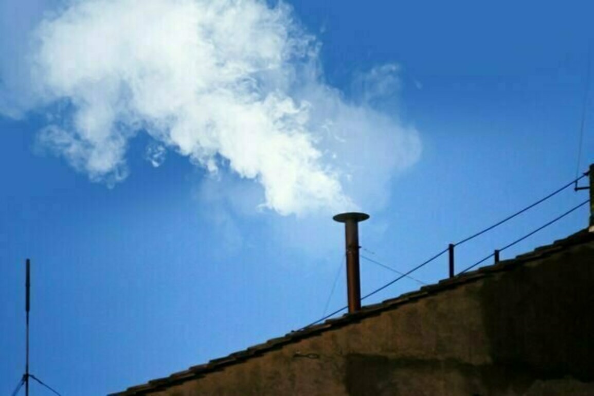Conclave: the chemistry behind the black and white smoke