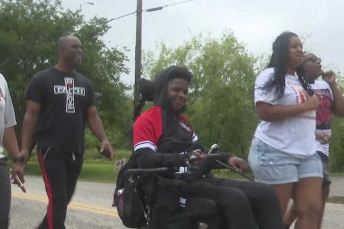 Community rallies behind T.R. Miller football player after spinal injury