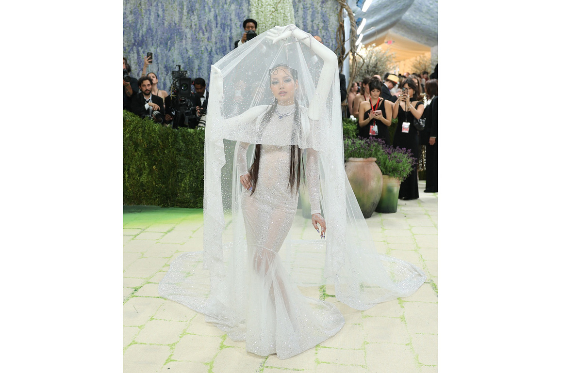Met Gala 2026: LISA stuns in tented couture dress with 3D arms, proves fashion powerhouse status