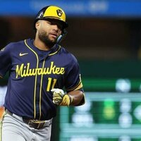 Brandon Woodruff bounces back to lead Brewers past Pirates