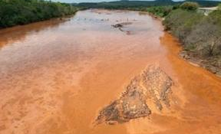 Rejeitos da barragem de Fundão em Mariana (MG)