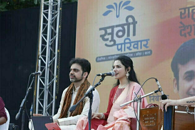 Sugee Parivaar Makes Diwali Pahaat at Dadar Beach Memorable with Melodies of a popular singer Rahul Deshpande & Arya Ambekar