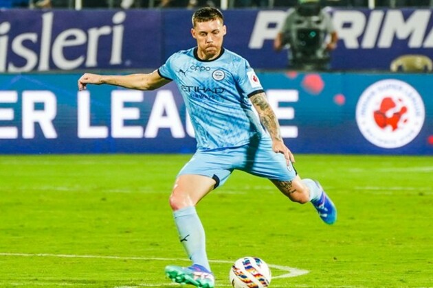 Jose Luis Espinosa Arroyo pens Contract extension with Mumbai City